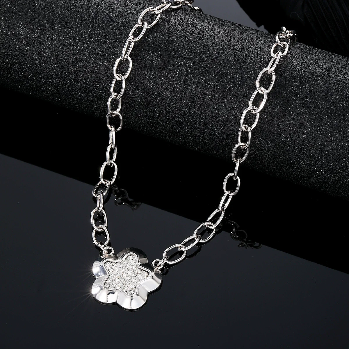 Wholesale Metal Geometric Flower Retro Necklace Pendant With Cross Chain For Women Electroplated - Image 4