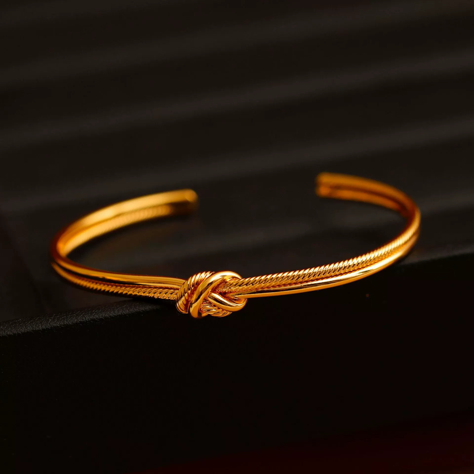 Wholesale Metal Geometric Goldplated Doublelayer Knotted Open Bracelet For Women - Image 6