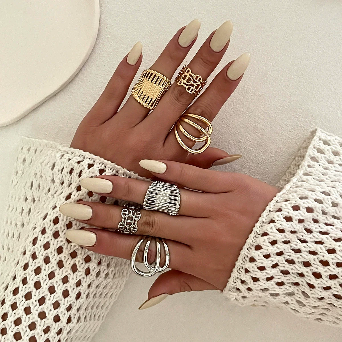 Wholesale Metal Geometric Wide Face Ring For Women With Electroplating Treatment - Image 2