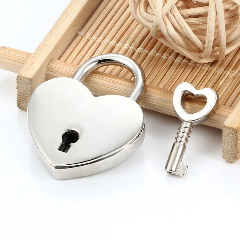 Wholesale Metal Love Lock Shape Necklace Luggage Accessories Electroplating - Image 4