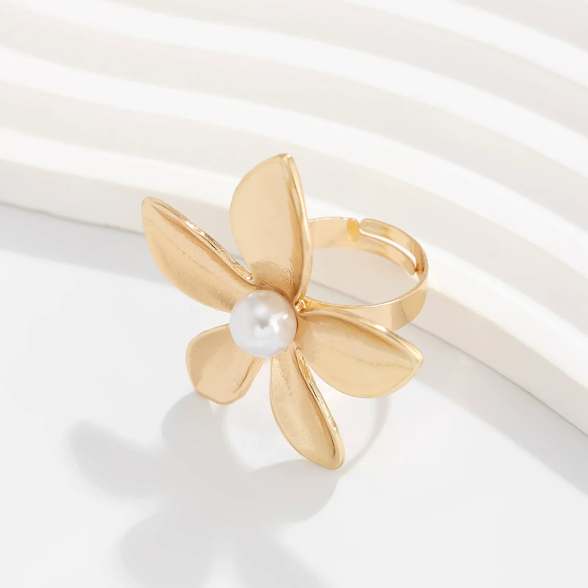 Wholesale Metal Open Ring With Imitation Pearl Flower And Geometric Design Electroplated For Women - Image 6