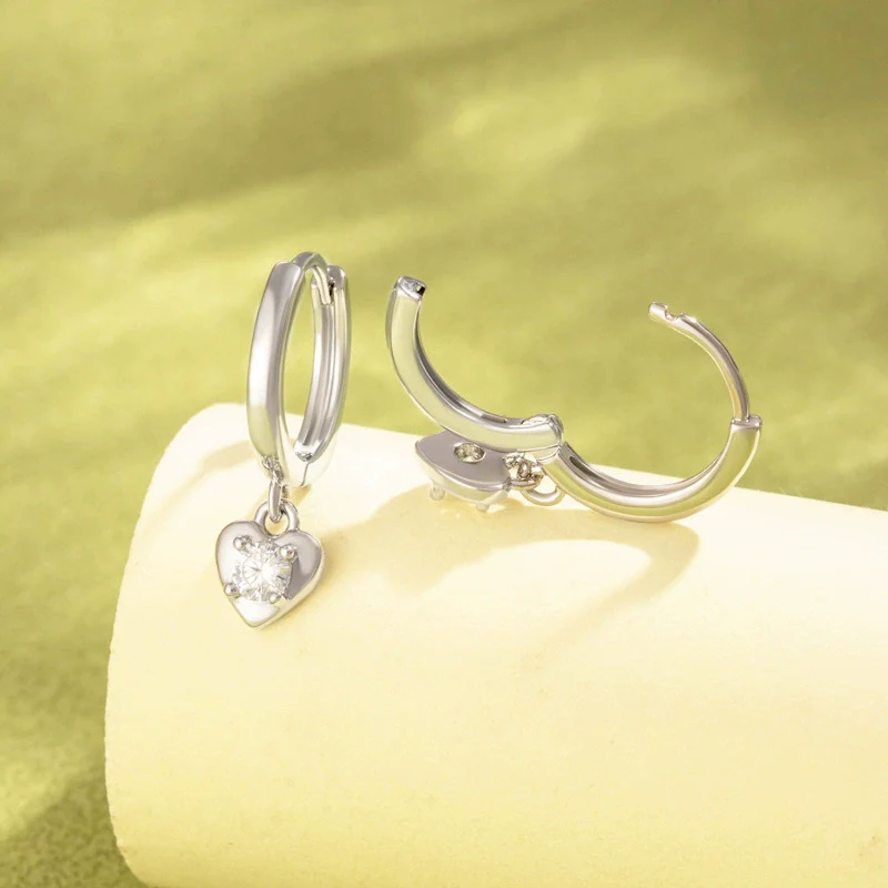 Wholesale Metal Retro Heartshaped Zircon Earrings For Women - Image 2