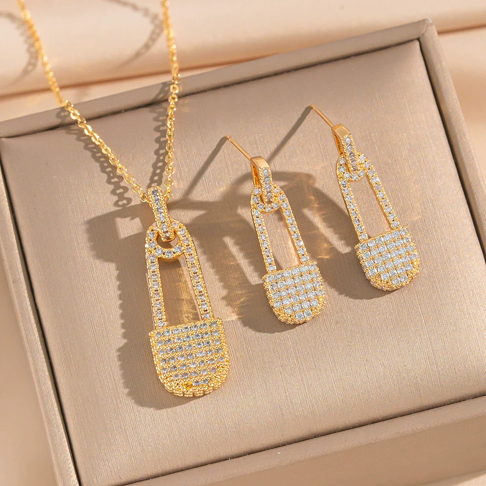 Wholesale Micropaved Zircon Accessories Set Light Luxury Geometric Style Copper O Word Chain Necklace And Earrings For Women And Unisex Vacuum Furnace Electroplated 18K - Image 10