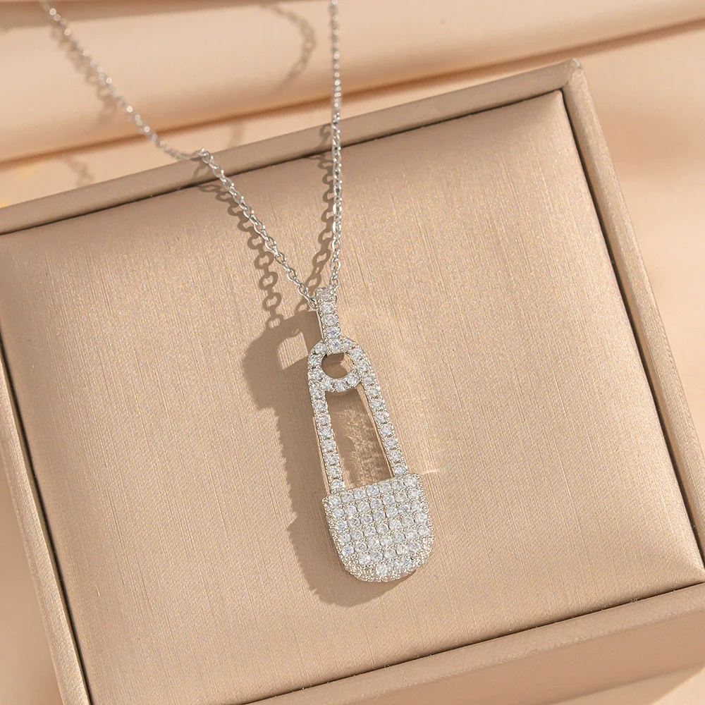 Wholesale Micropaved Zircon Accessories Set Light Luxury Geometric Style Copper O Word Chain Necklace And Earrings For Women And Unisex Vacuum Furnace Electroplated 18K - Image 7