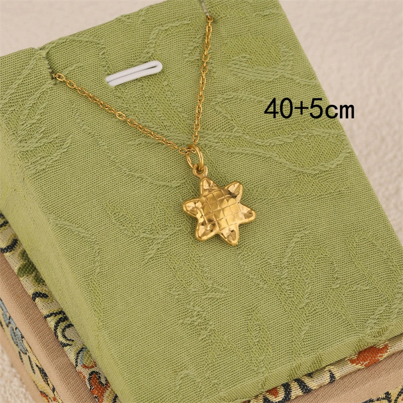 Wholesale Minimalist Geometric 18K Gold Plated Stainless Steel Irregular Flower Cross Chain Pendant Necklace For Women - Image 3