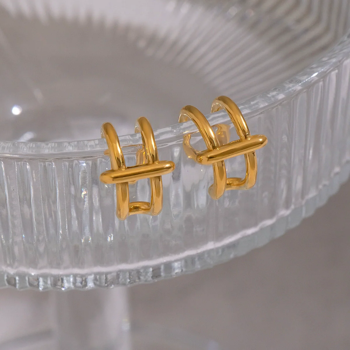 Wholesale Minimalist Geometric Cshaped Stainless Steel Real Gold Plated Ear Clips Jewelry For Women - Image 2