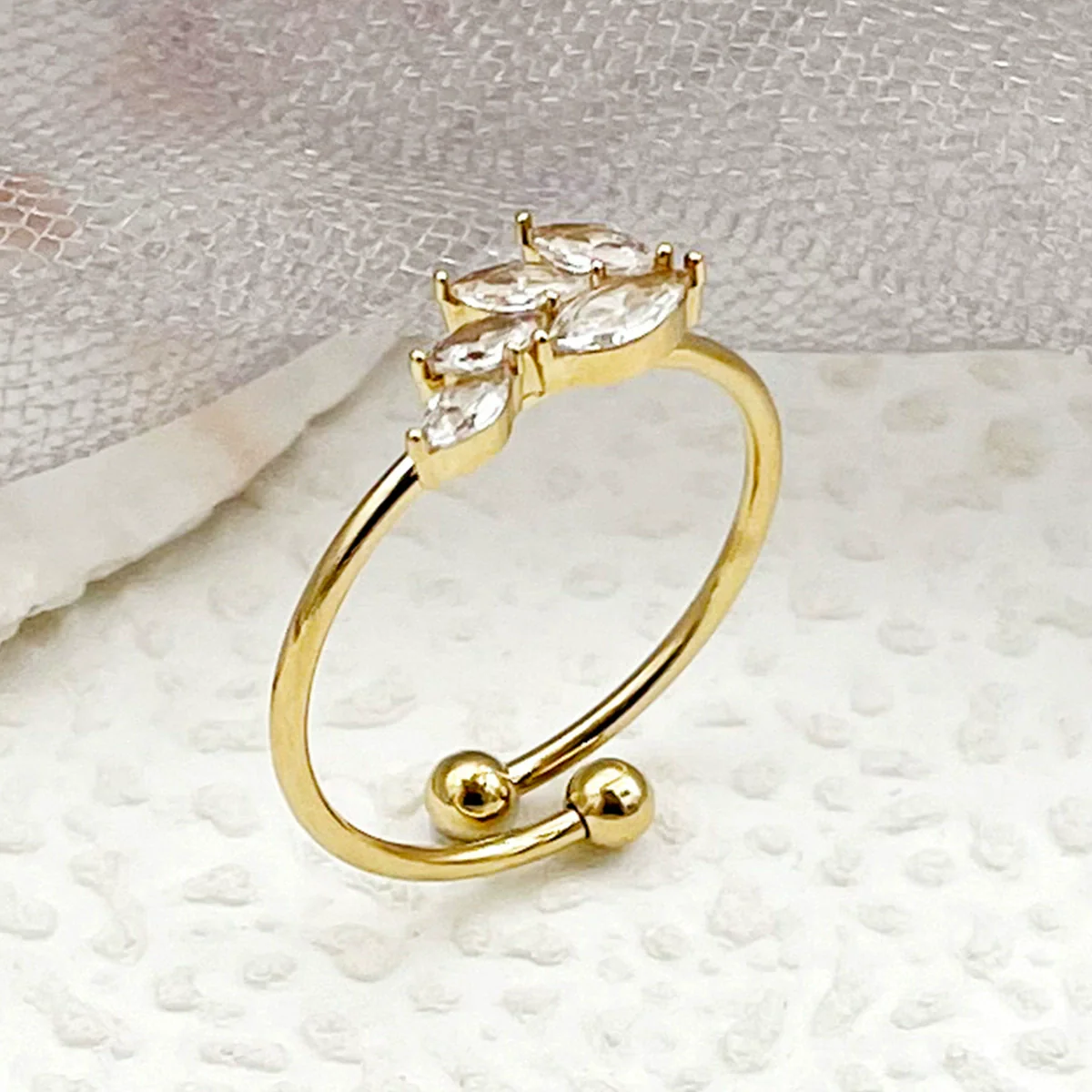 Wholesale Minimalist Stainless Steel Open Ring With Flower Leaves Fishtail Radish And Heart Shape Electroplated