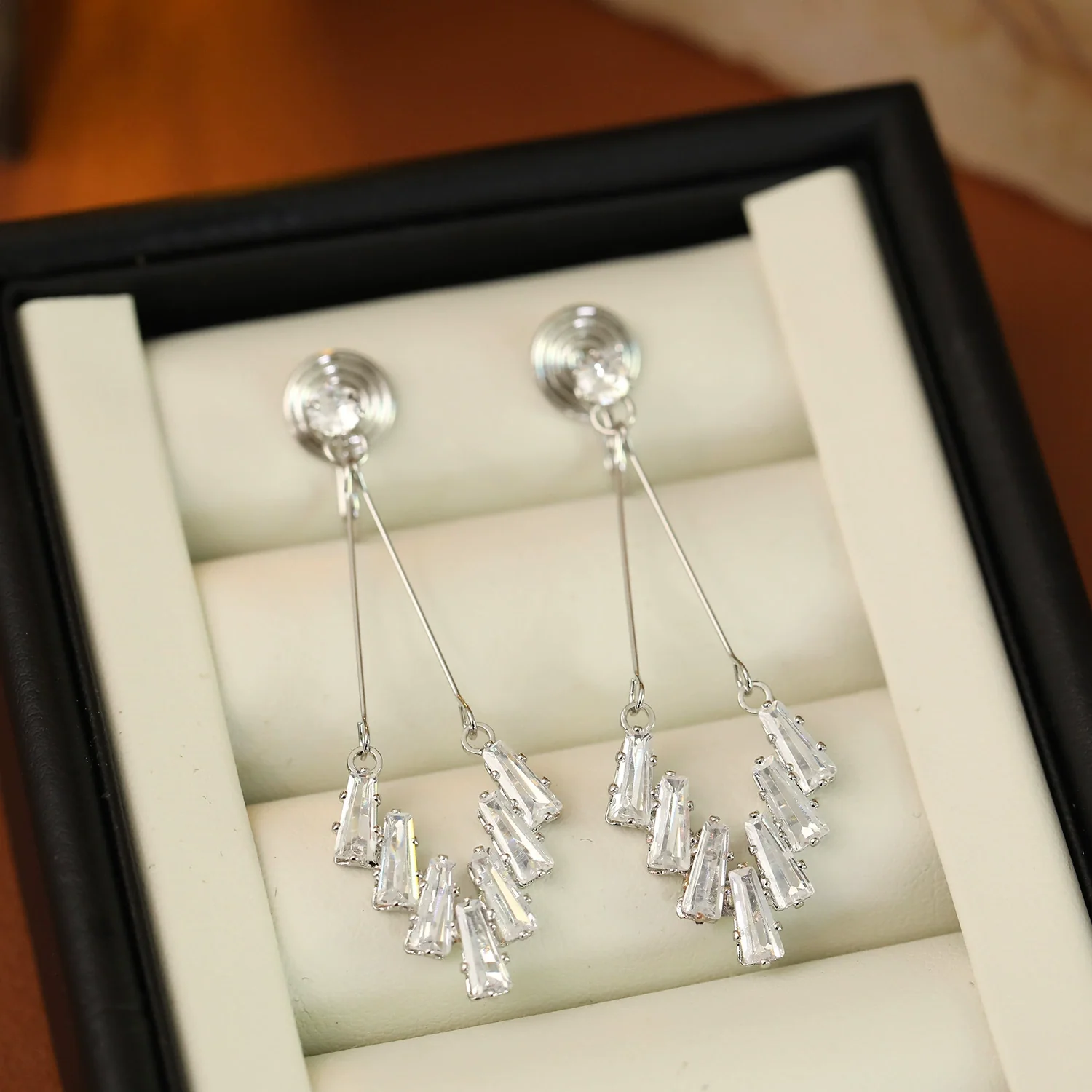 Wholesale Mosquitorepellent Incense Plate Ear Clip For Women Light Luxury Geometric Zircon Electroplated Design