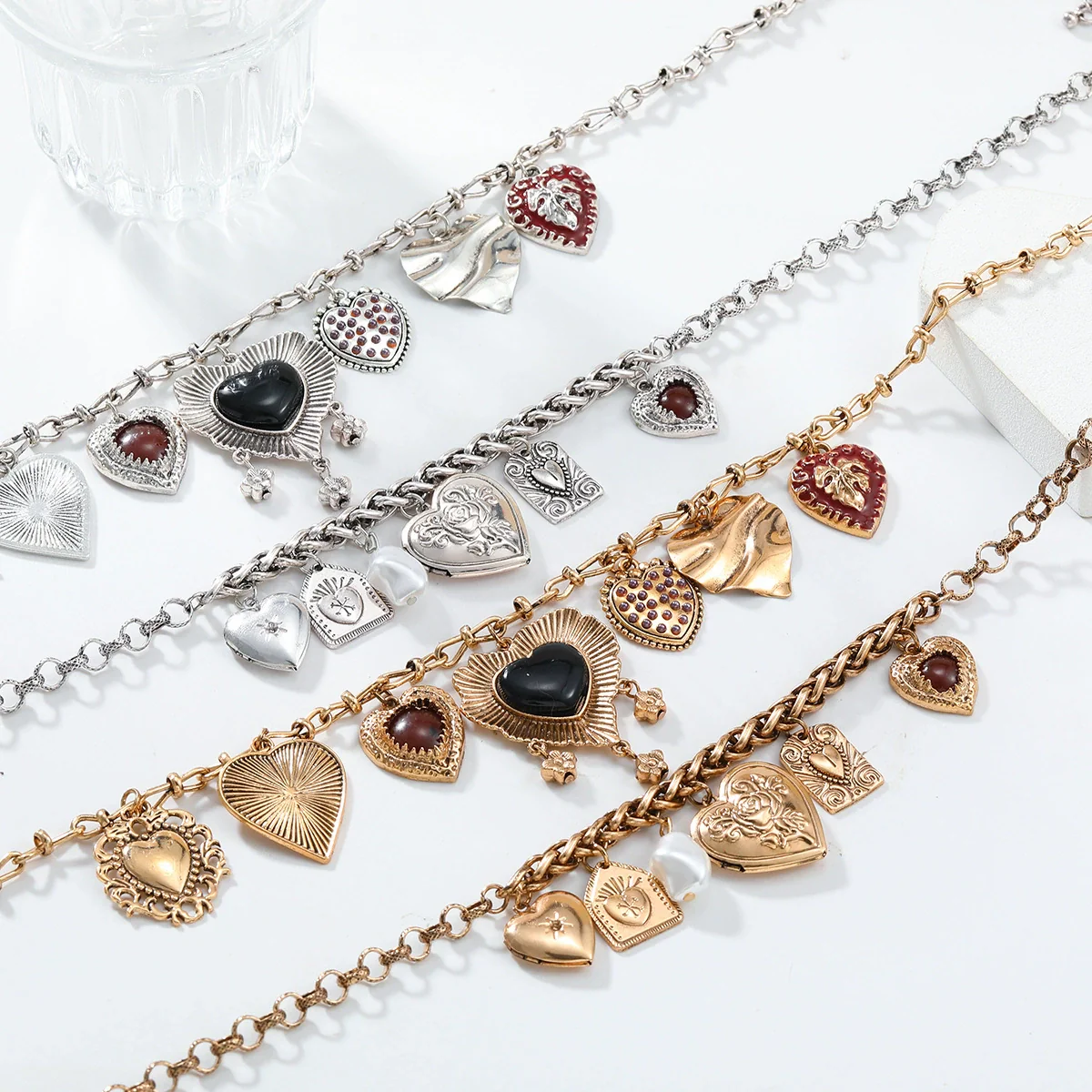 Wholesale Multilayer Metal Retro Heart Pendant Ladies Charm Necklace Alloy Electroplating - Image 4