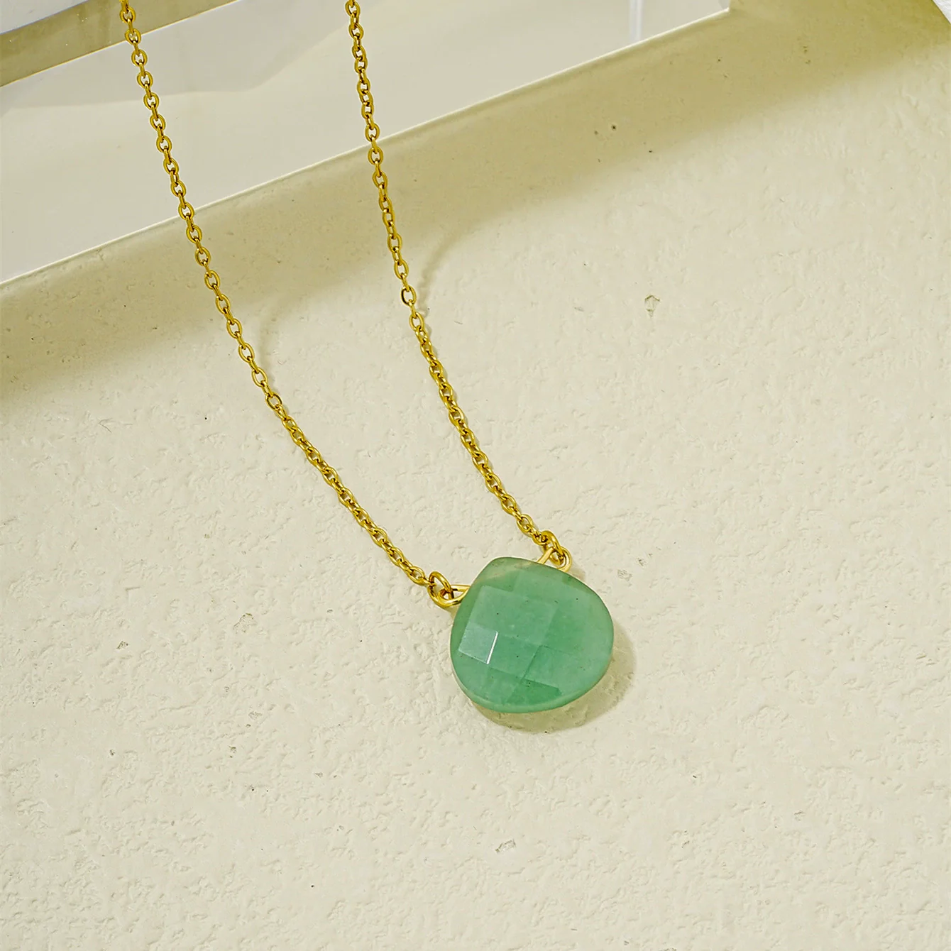 Wholesale Natural Stone Dropshaped Pendant Clavicle Ochain Handmade Women's Fashion Accessories