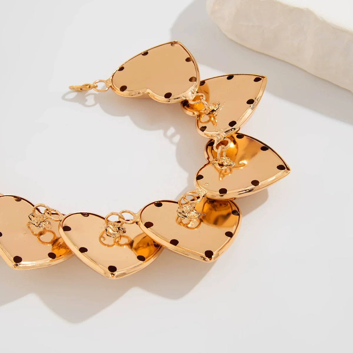 Wholesale Necklace Iron Heart Shaped Metallic Smooth Electroplated Love Clavicle Necklace For Women - Image 4