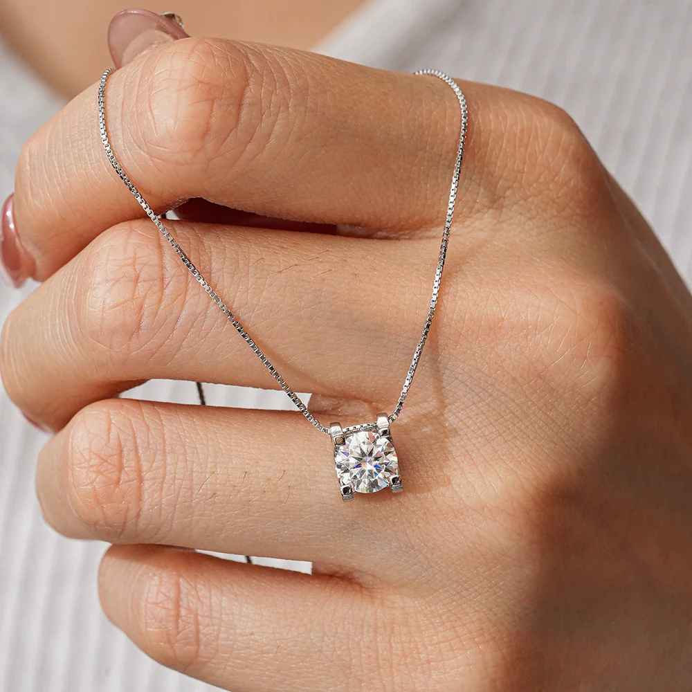 Wholesale Necklace S925 Sterling Silver Moissanite Cow Head Rhombus Pendant Box Chain Natural Style - Image 4