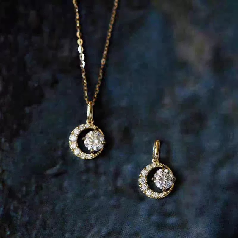 Wholesale Necklace S925 Sterling Silver Round Pendant With Star Geometric Pattern And Diamond Design For Women