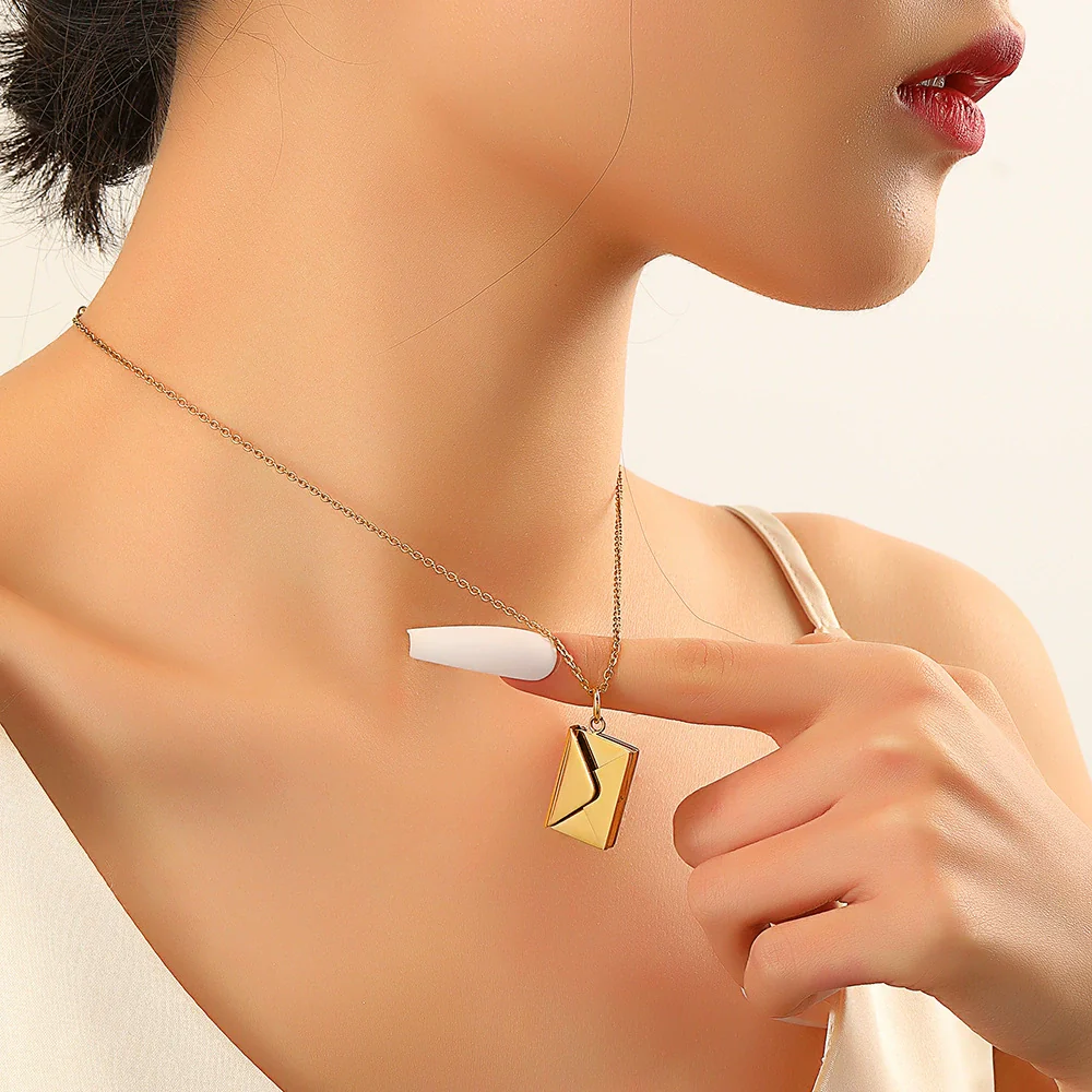 Wholesale Necklace Stainless Steel Alloy Openable Envelope Style With Flowers Electroplating For Women - Image 4