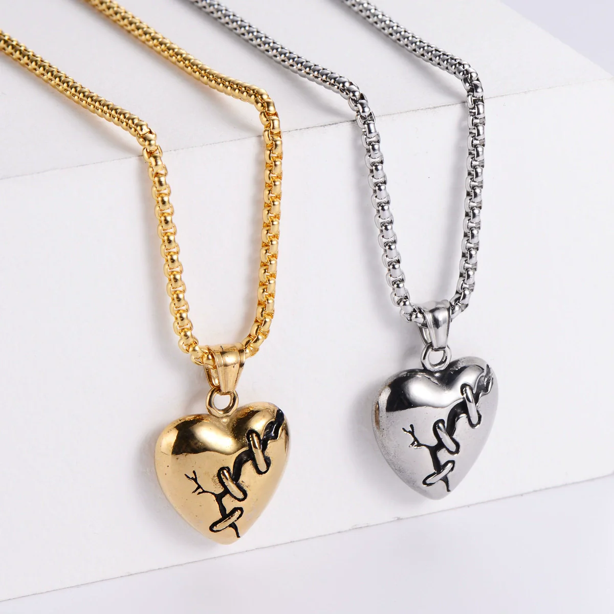 Wholesale Necklace Stainless Steel Retro Heartshaped Threedimensional Casting Electroplating Punk Hiphop Pendant - Image 2