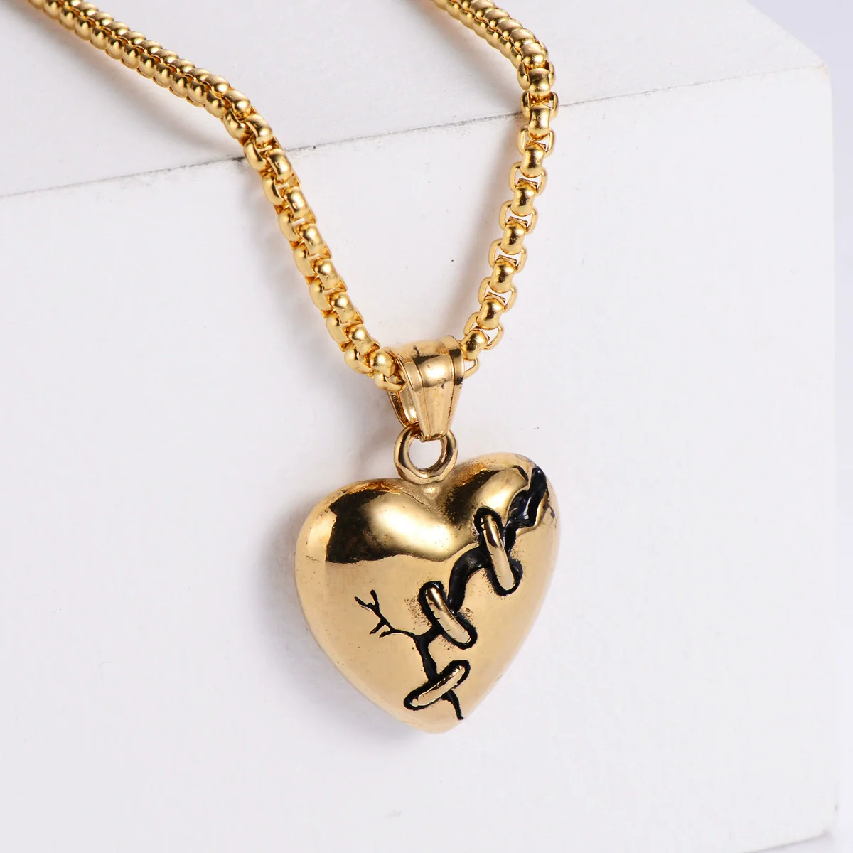 Wholesale Necklace Stainless Steel Retro Heartshaped Threedimensional Casting Electroplating Punk Hiphop Pendant - Image 4