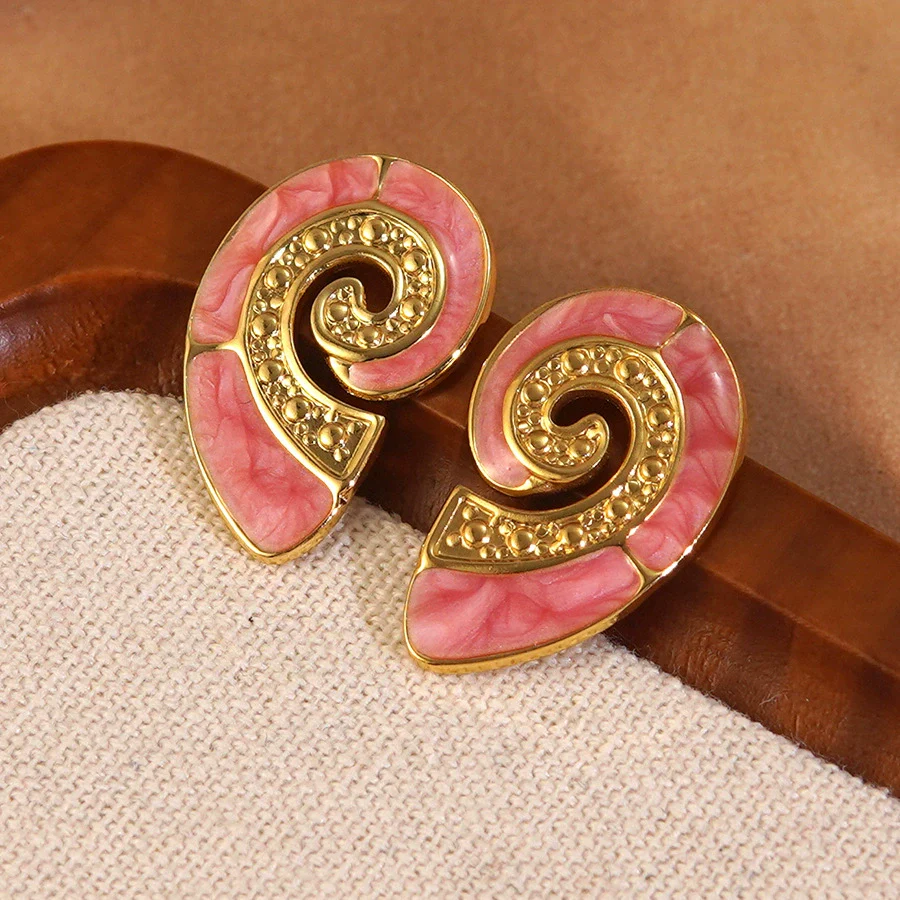 Wholesale Oil Dripping Conch Earrings For Women In Creamy Sweet Girl Style With Animal Zodiac Pattern Made Of 304 Stainless Steel - Image 2