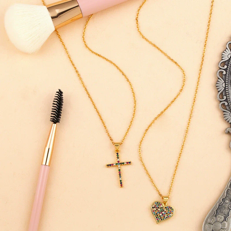 Wholesale Pendant Necklace Copper Plated With 18K Gold Zircon Minimalist Love Shape - Image 3