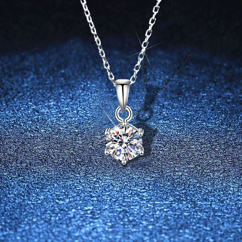Wholesale Pendant Necklace S925 Sterling Silver Moissanite The Crown Pattern Women's Classic Six Claw Style