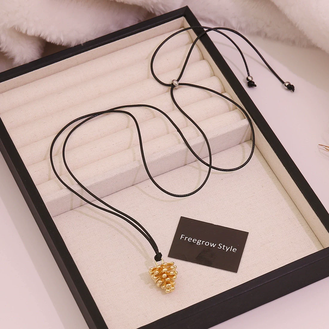 Wholesale Pine Cone And Flower Pendant Necklace With Adjustable Rope Original Design Zinc Alloy - Image 4