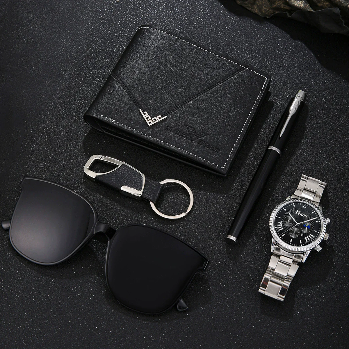Wholesale Pointer Gear Dial Pen Watch Alloy And Stainless Steel Material Round Dial Sport Style Horseshoe Buckle For Men - Image 2