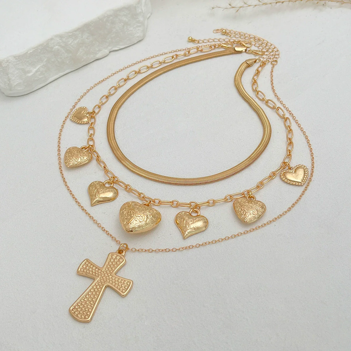 Wholesale Punk Metal Heartshaped Geometric Pendant Necklace With Alloy Pendant And Iron Copperclad Chain Electroplated - Image 3