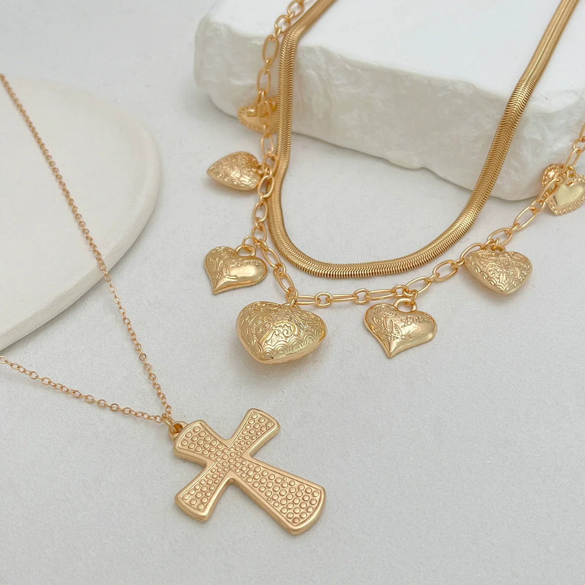 Wholesale Punk Metal Heartshaped Geometric Pendant Necklace With Alloy Pendant And Iron Copperclad Chain Electroplated - Image 4