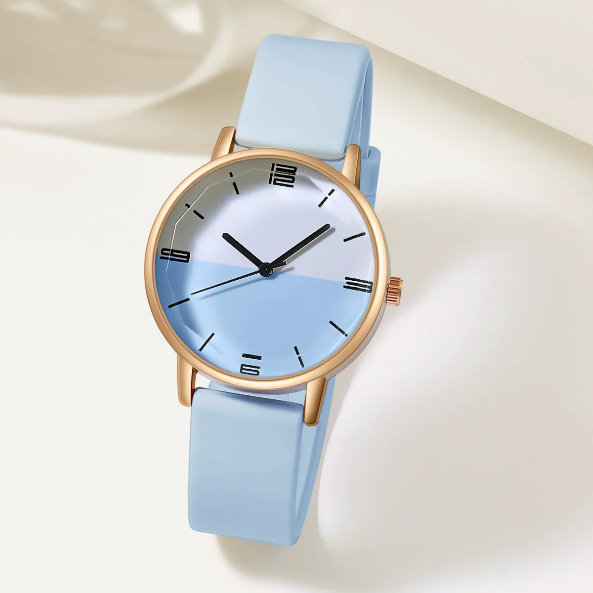 Wholesale Quartz Watch Alloy Case Silicone Strap Round Dial Leisure Style