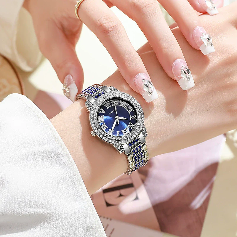 Wholesale Quartz Watch Alloy Diamondencrusted Round Fashionable Universal