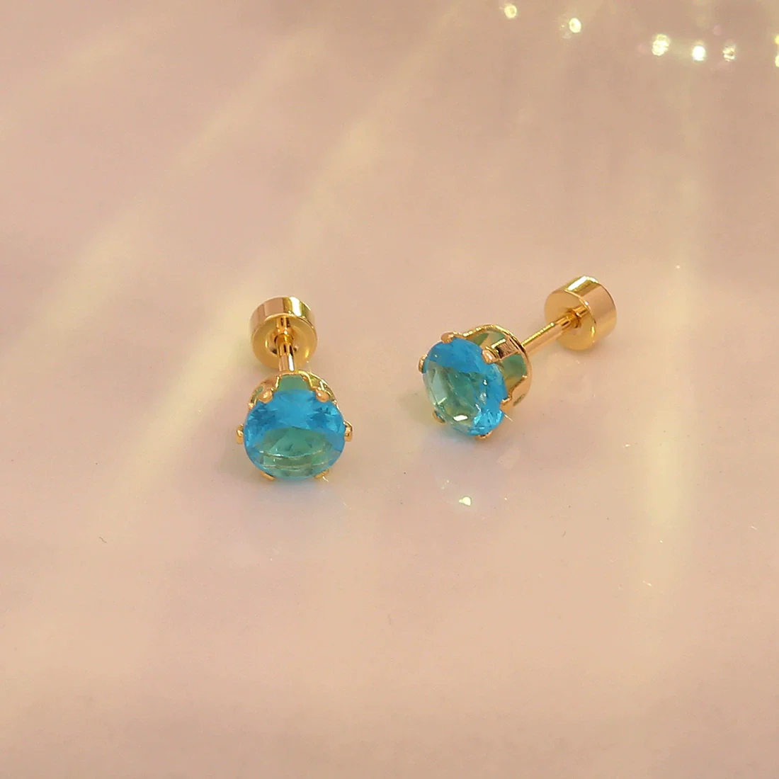 Wholesale Real Gold Plated Titanium Steel And Stainless Steel Sixclaw Colorful Zircon Earrings For Men And Women With Geometric Casual Style - Image 4
