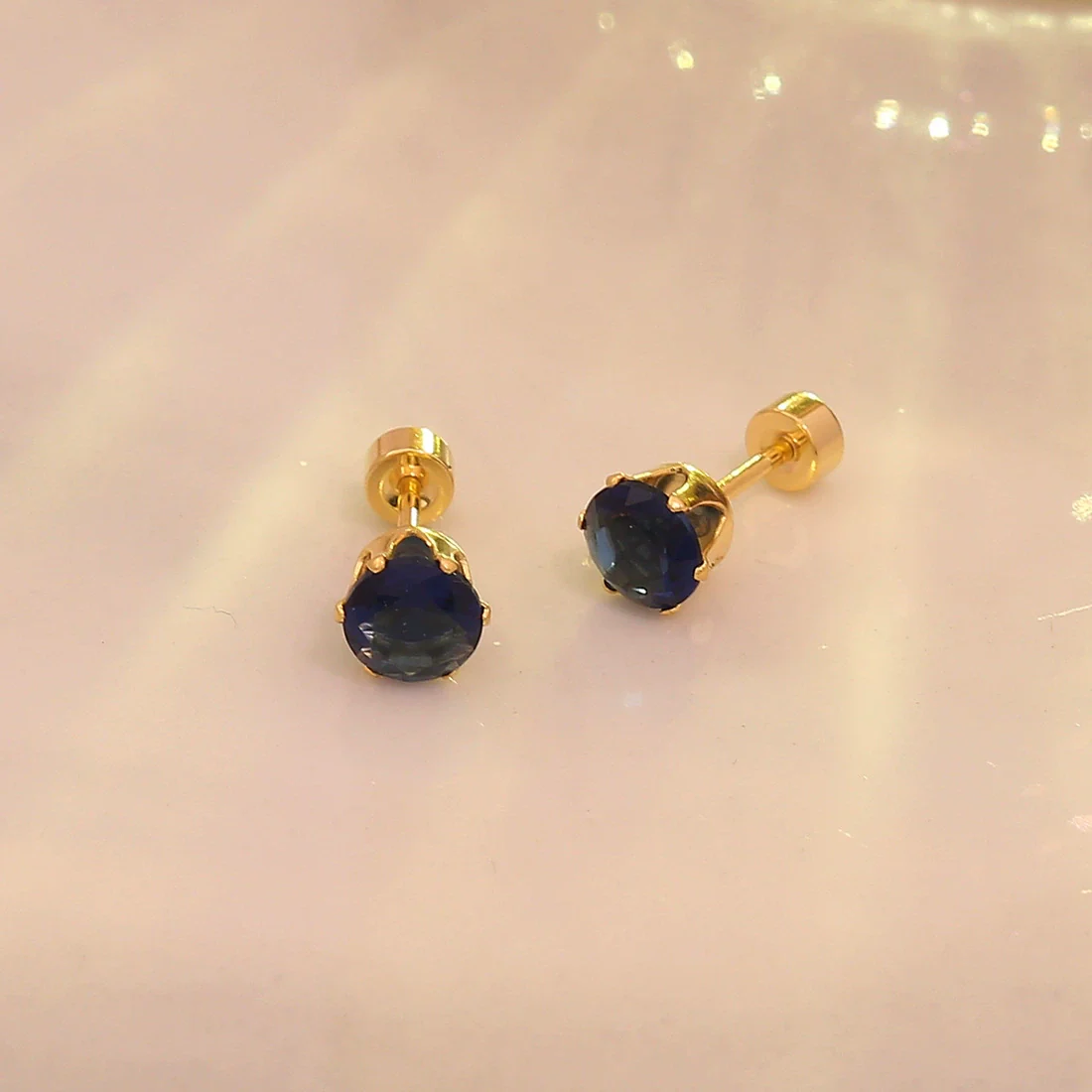 Wholesale Real Gold Plated Titanium Steel And Stainless Steel Sixclaw Colorful Zircon Earrings For Men And Women With Geometric Casual Style - Image 6