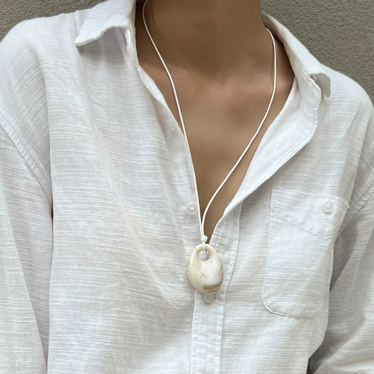 Wholesale Resin Geometric Pendant Necklace Handmade - Image 3