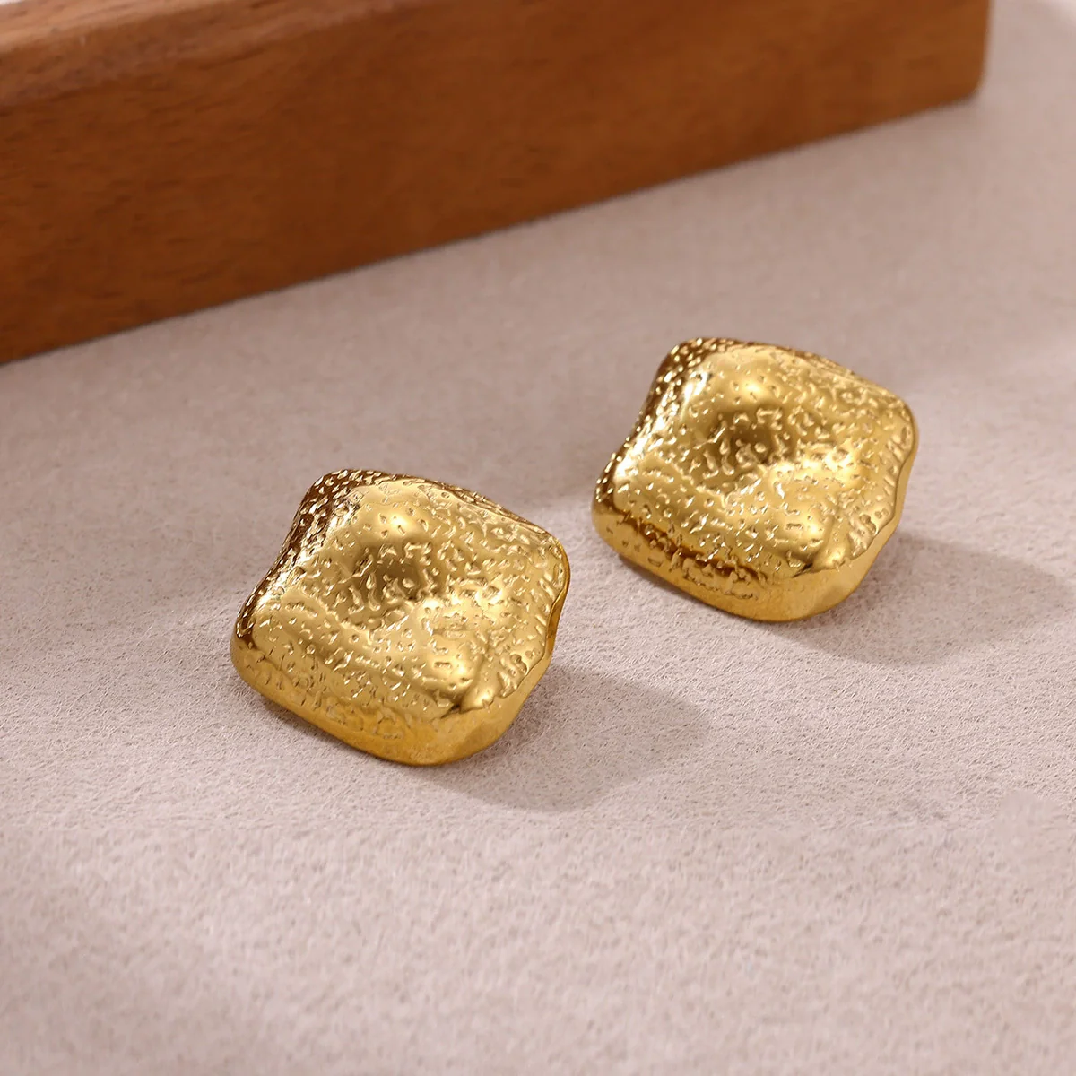 Wholesale Retro Asymmetrical Geometric Stainless Steel 18K Goldplated Unisex Earrings - Image 2
