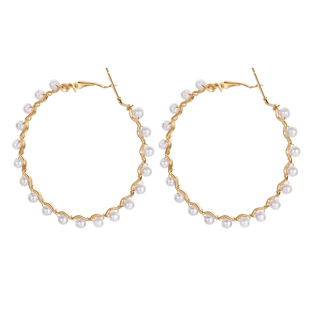 Wholesale Retro C Shaped Geometric Pearl And Alloy Earrings - Image 10