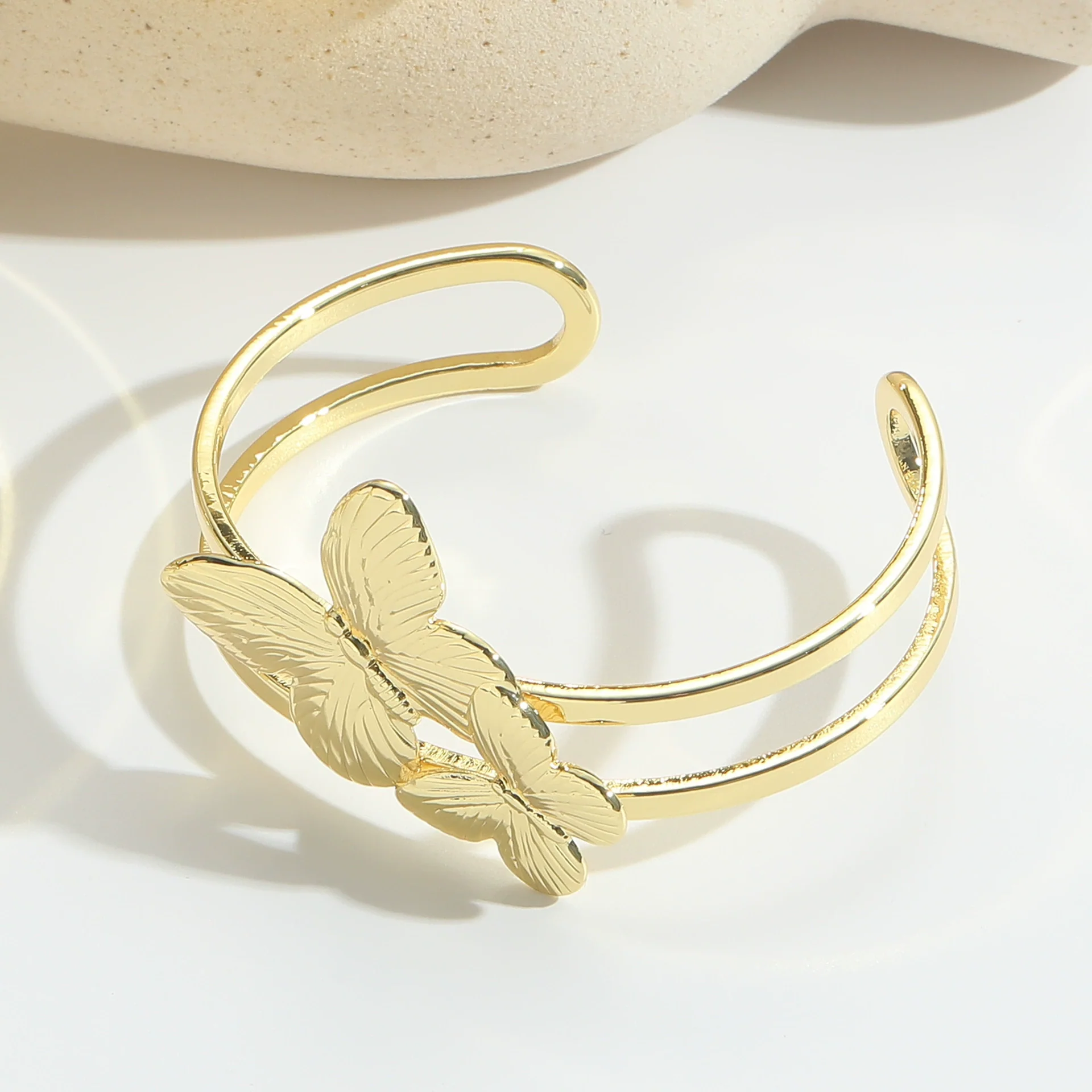 Wholesale Retro Exaggerated Stylish Butterfly Shape Copper Electroplated Bracelet For Women - Image 10