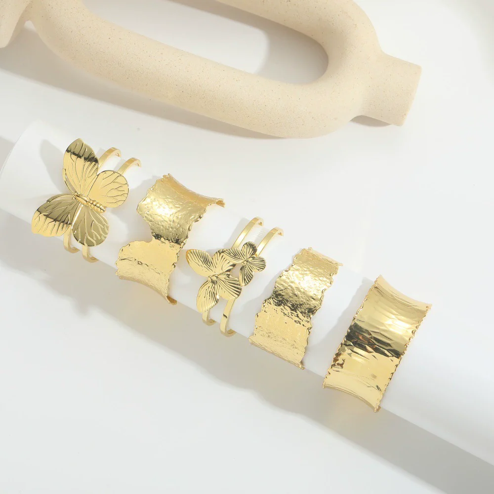 Wholesale Retro Exaggerated Stylish Butterfly Shape Copper Electroplated Bracelet For Women - Image 4