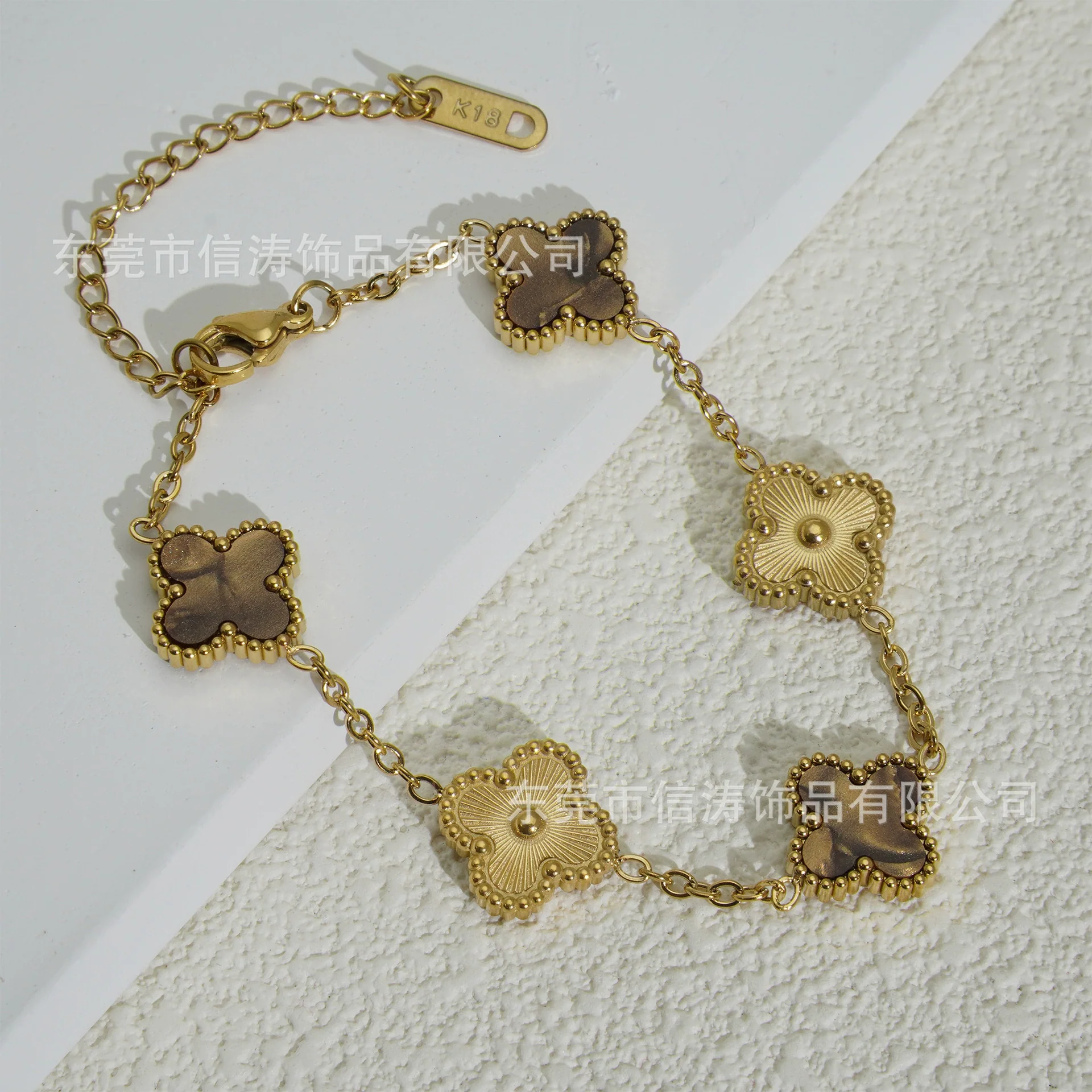 Wholesale Retro Floral Stainless Steel 18K Gold Plated Lucky Clover Bracelet For Men And Women - Image 11