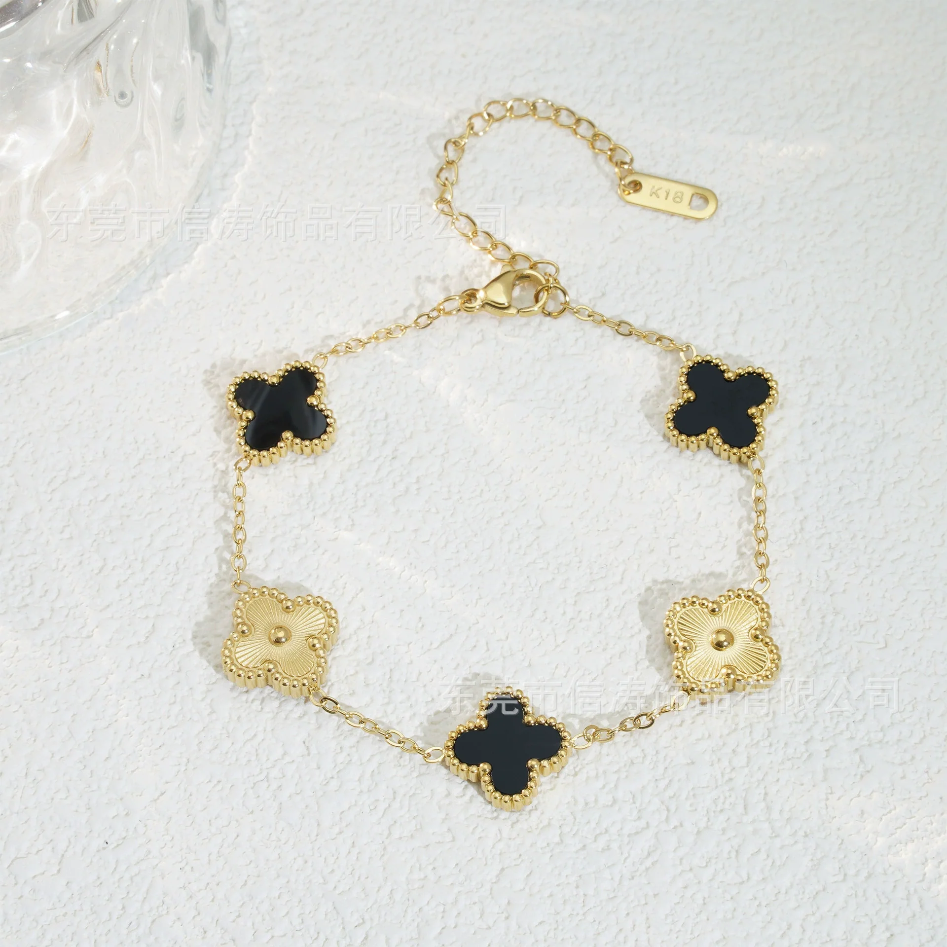 Wholesale Retro Floral Stainless Steel 18K Gold Plated Lucky Clover Bracelet For Men And Women - Image 2