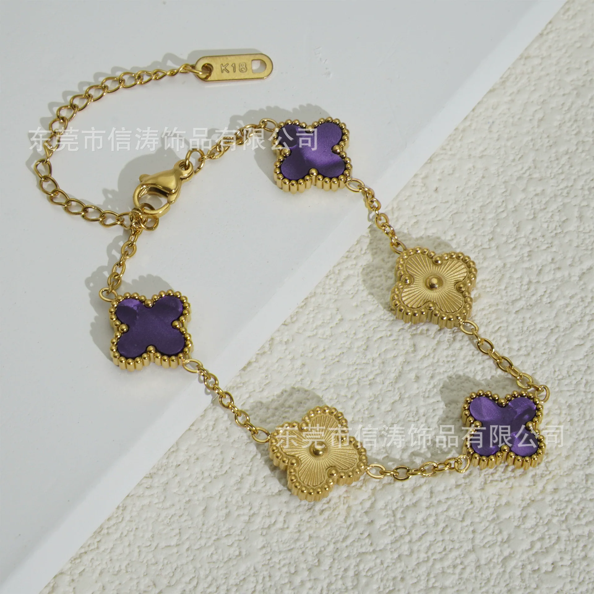 Wholesale Retro Floral Stainless Steel 18K Gold Plated Lucky Clover Bracelet For Men And Women - Image 8