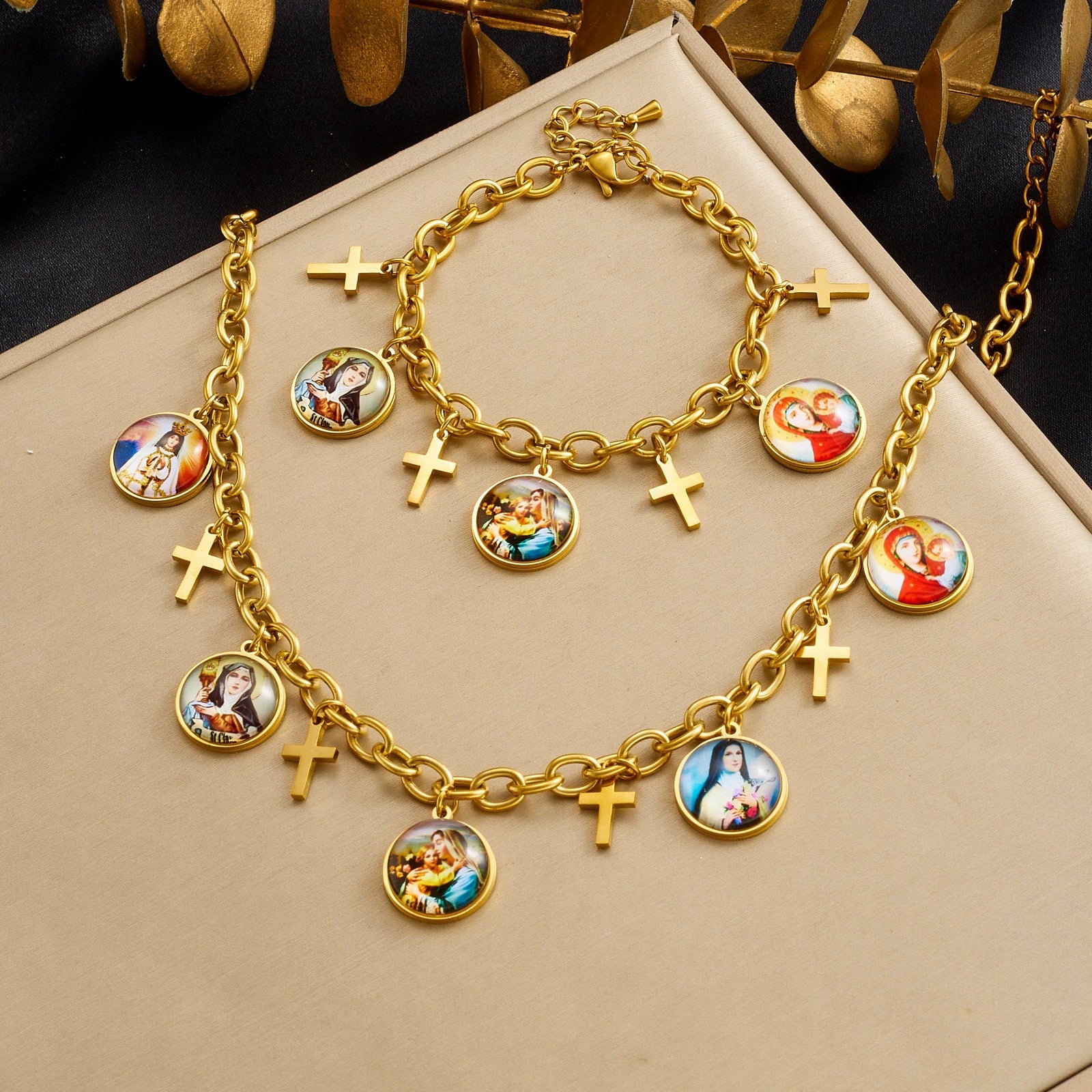 Wholesale Retro Goldplated Stainless Steel Jewelry Set For Women With Cross Crown And Roman Numerals Necklaces And Bracelets