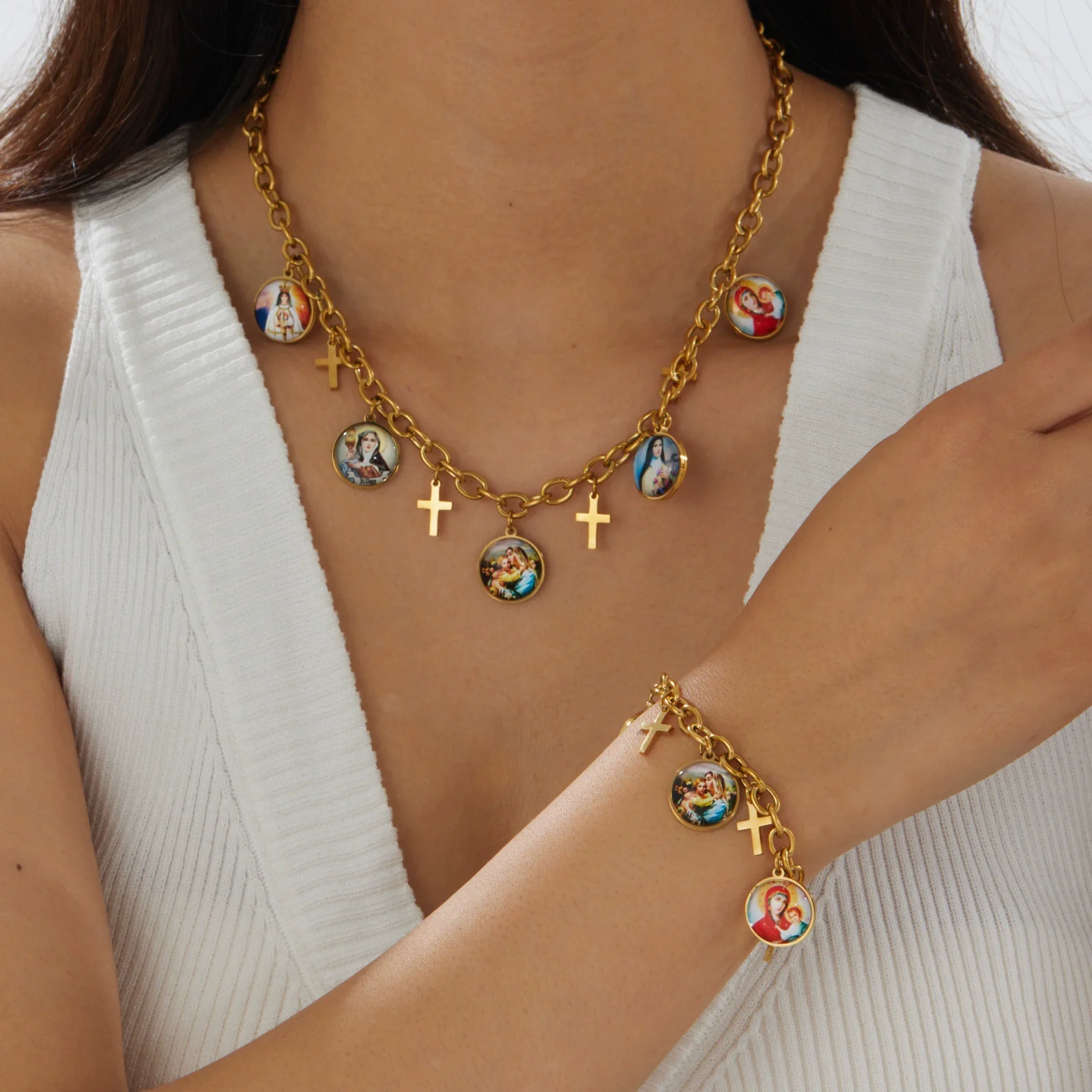 Wholesale Retro Goldplated Stainless Steel Jewelry Set For Women With Cross Crown And Roman Numerals Necklaces And Bracelets - Image 2