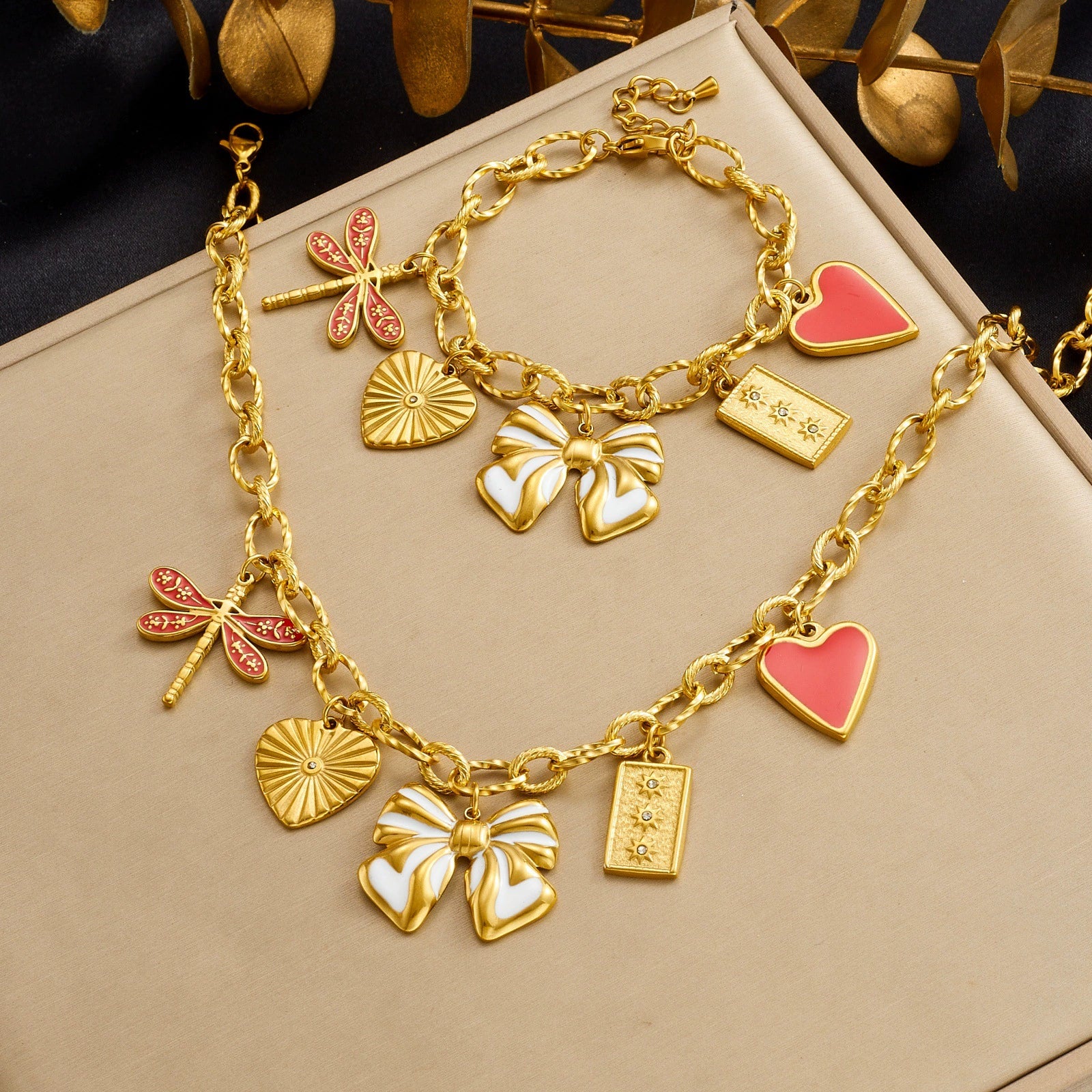 Wholesale Retro Stainless Steel Electroplated Jewelry Set With Butterfly Dragonfly Insect Patterns Heartshaped Pendant For Women