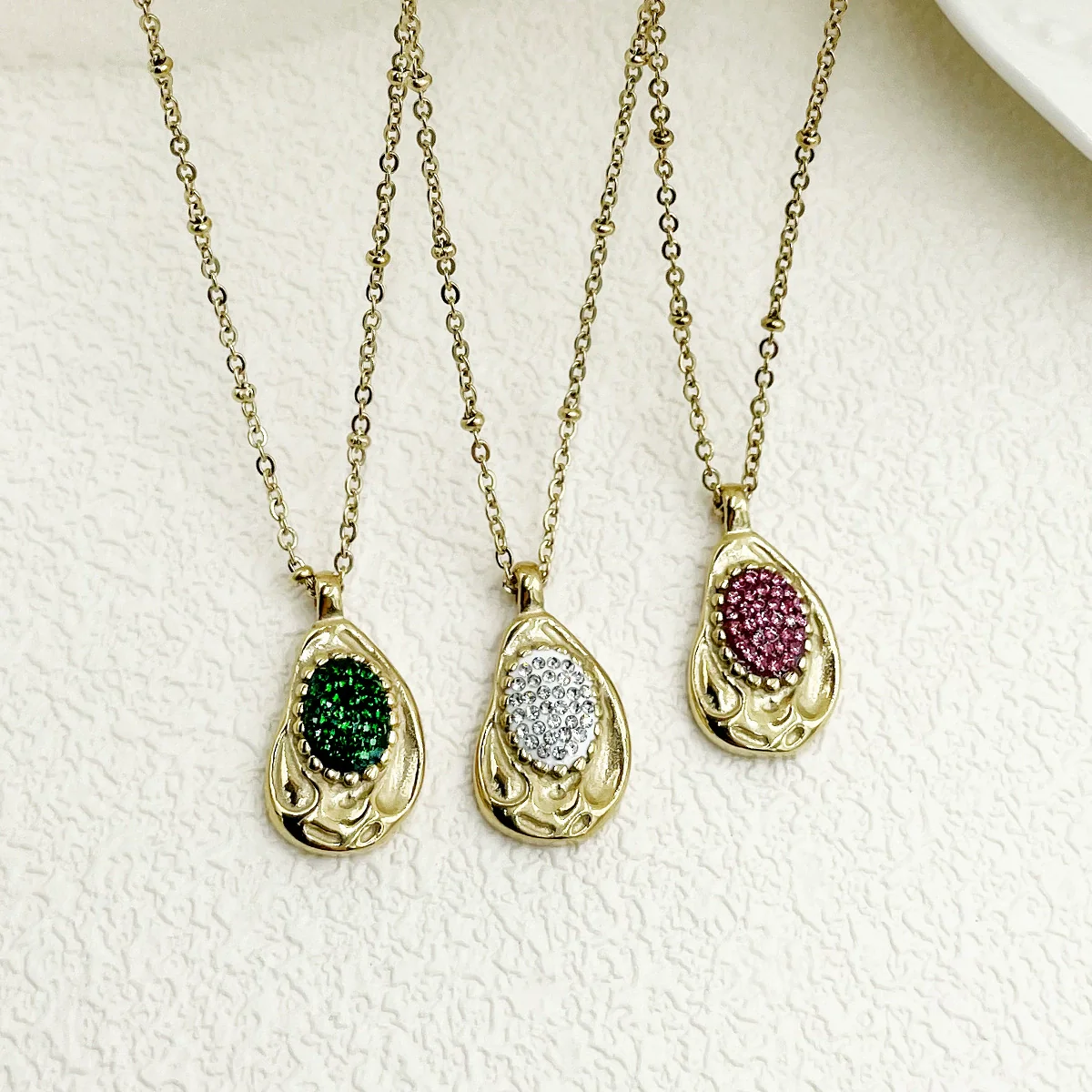 Wholesale Rhinestone Pendant Necklace French Retro Geometric Stainless Steel 18K Goldplated Clavicle Chain For Women