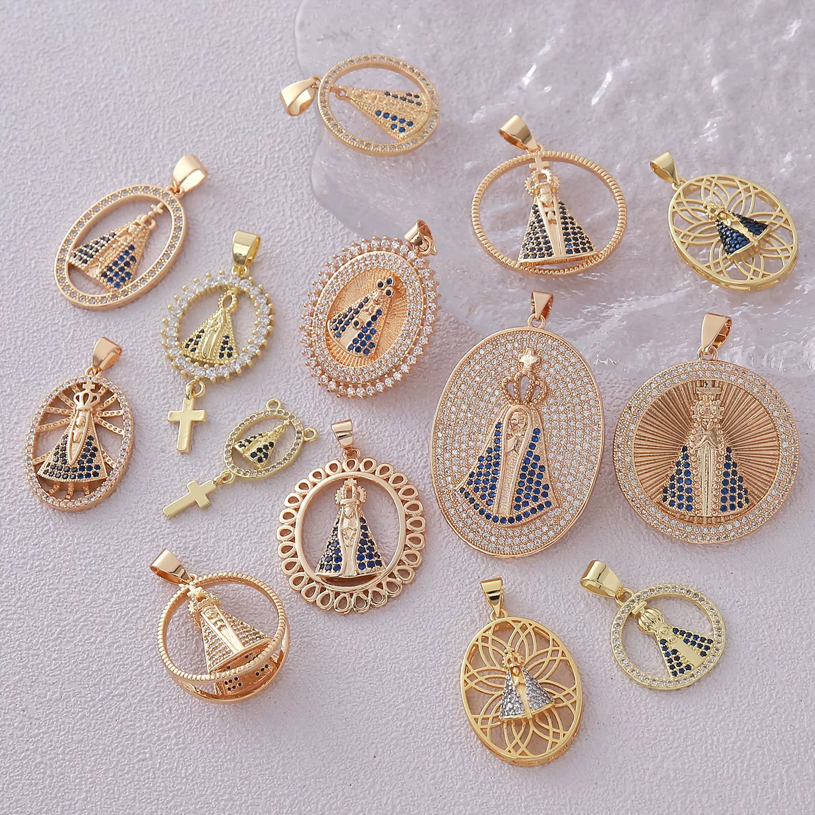 Wholesale Round Religious Pendant Copper 18K Gold Plated Vintage Charm Necklace For Women - Image 4