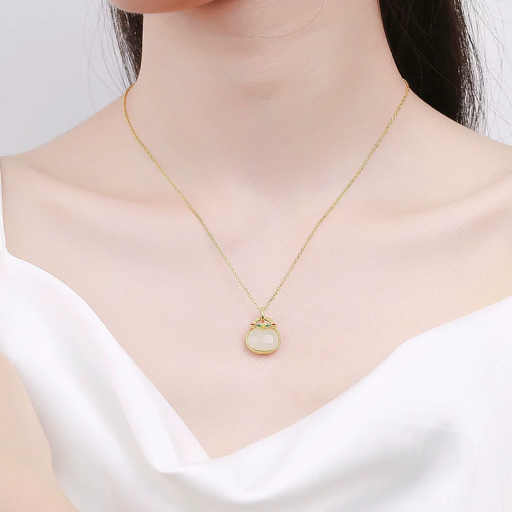 Wholesale S925 Silver Fourleaf Clover Chalcedony Pendant Necklace For Women With Geometric Design And Electroplating Treatment - Image 2