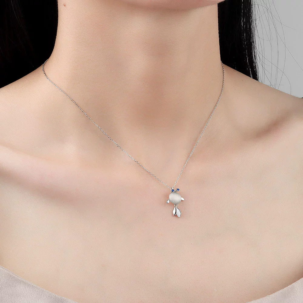 Wholesale S925 Sterling Silver Fish Shaped Pendant Necklace With Electroplating Treatment And Cross Chain - Image 2