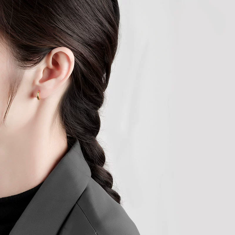 Wholesale S925 Sterling Silver Geometric Ear Buckle Earrings For Women With Electroplating Design - Image 2
