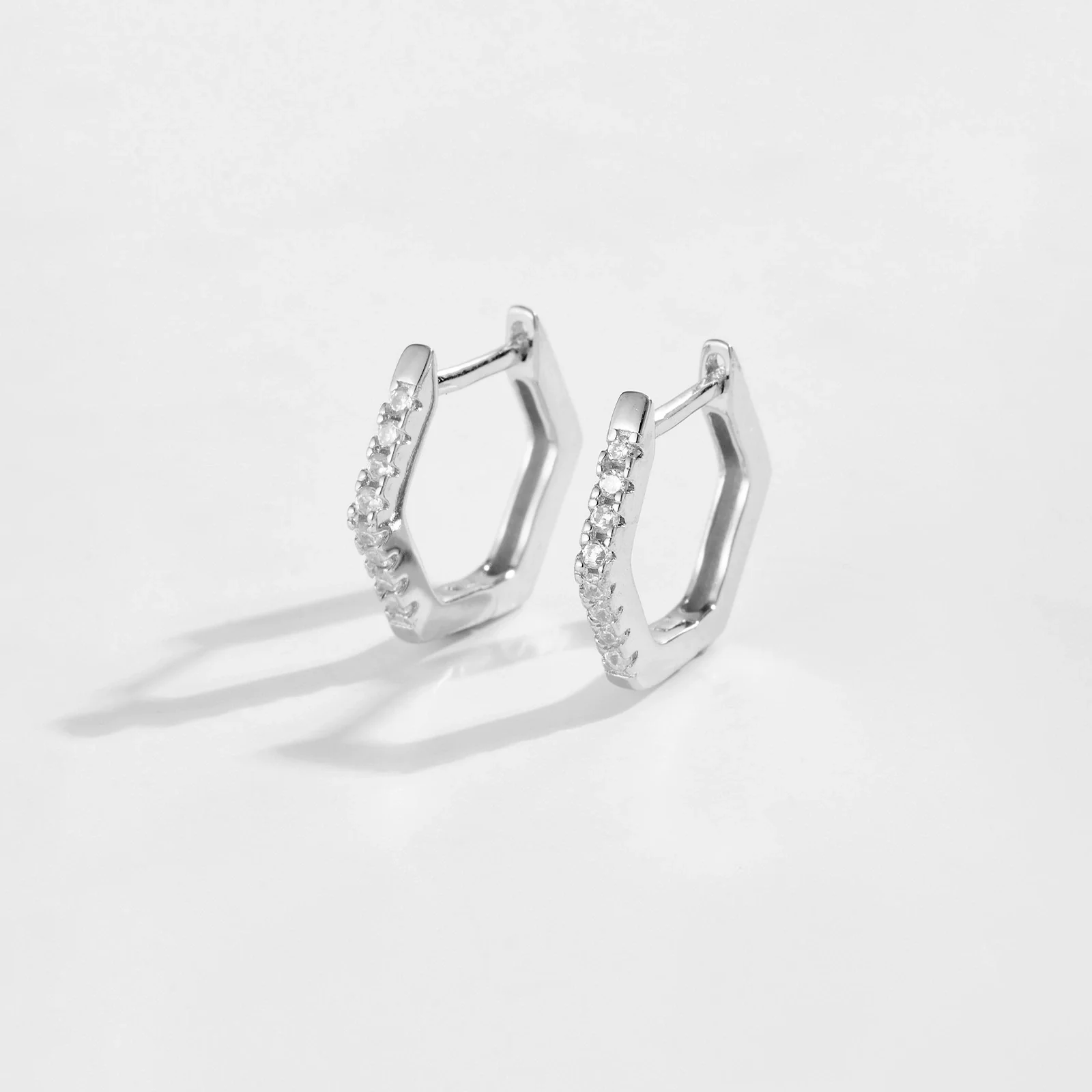 Wholesale S925 Sterling Silver Hexagonal Electroplated Platinum 18K Gold Zircon Earrings Retro Classic Style - Image 3