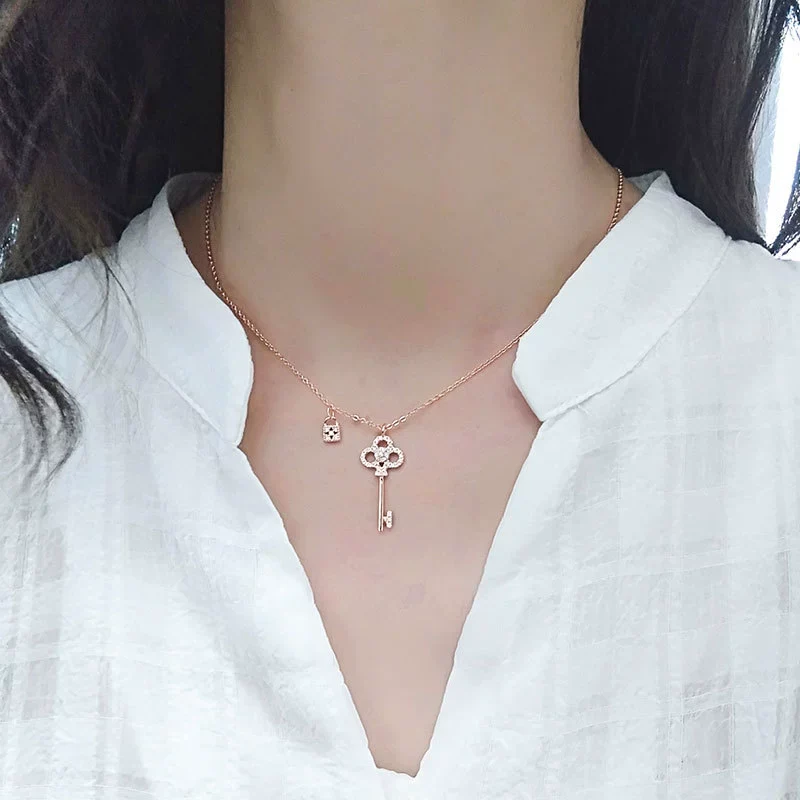 Wholesale S925 Sterling Silver Key Lock Necklace For Women With Cross Chain And Electroplating Treatment - Image 4