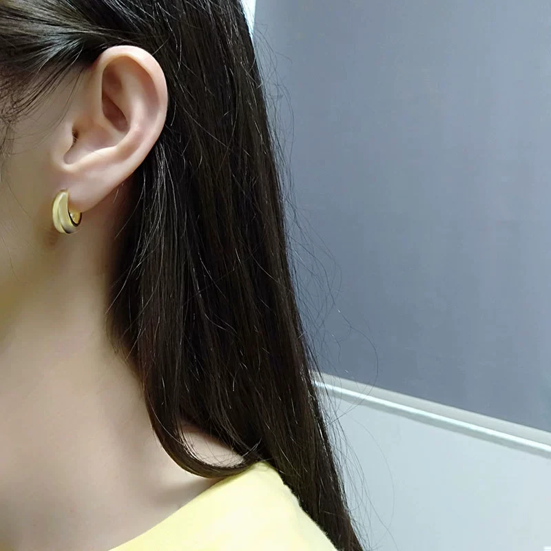 Wholesale S925 Sterling Silver Simple Irregular Concave And Convex Goldplated Female Stud Earrings - Image 4